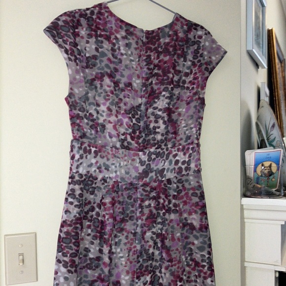 LOVELY BANANA REPUBLIC  DRESS - Picture 2 of 8